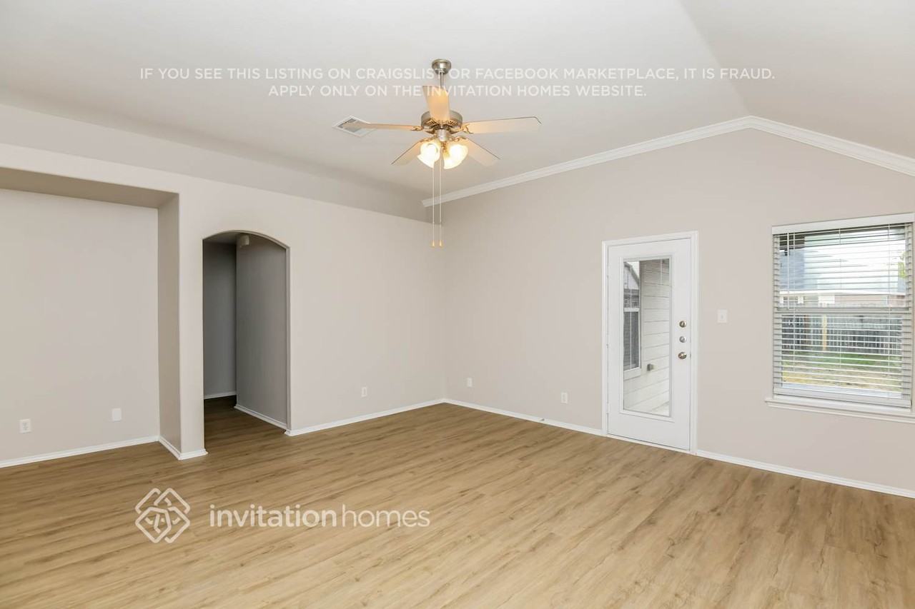 1650 Hillside Dr - Photo 3 of 18