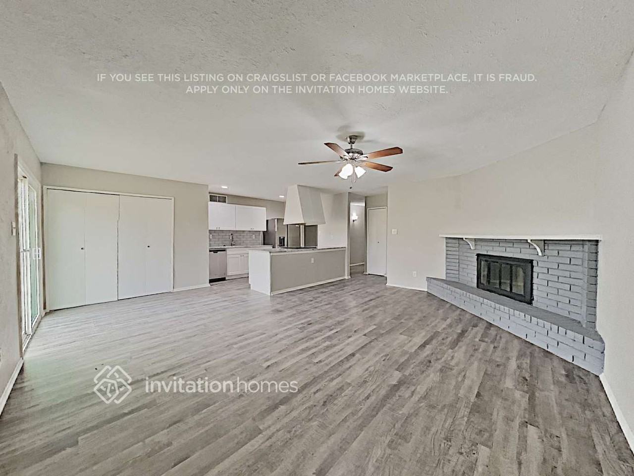 10214 Deer Hollow Dr - Photo 3 of 18