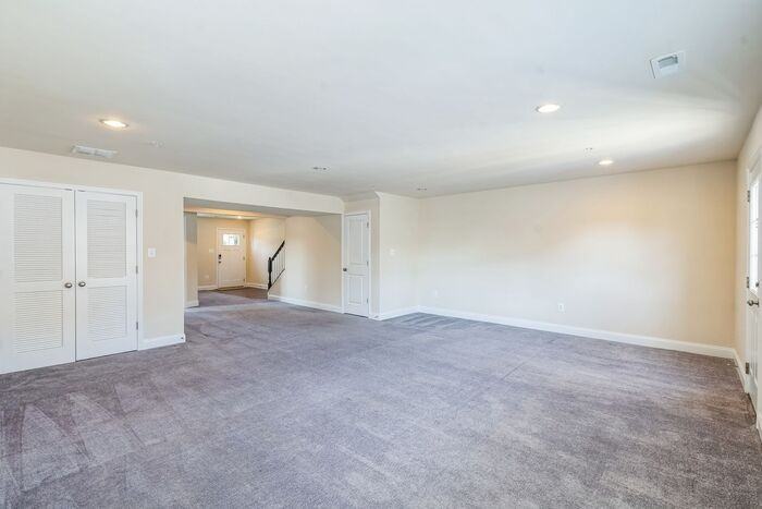 11381 Tolkien Ave - Photo 2 of 17
