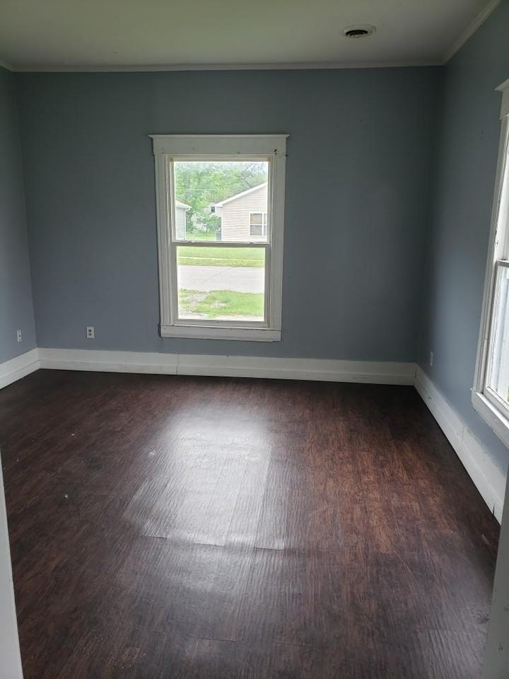 1023 Emmons St #NA - Photo 2 of 6