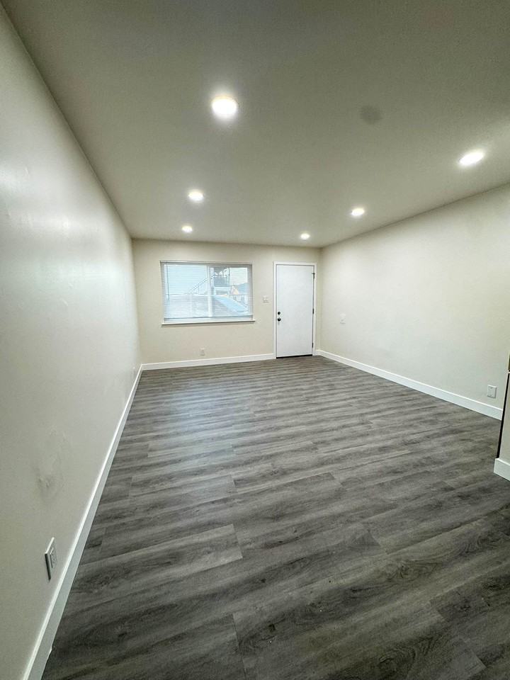 333 Dumont Ave #1 - Photo 5 of 12