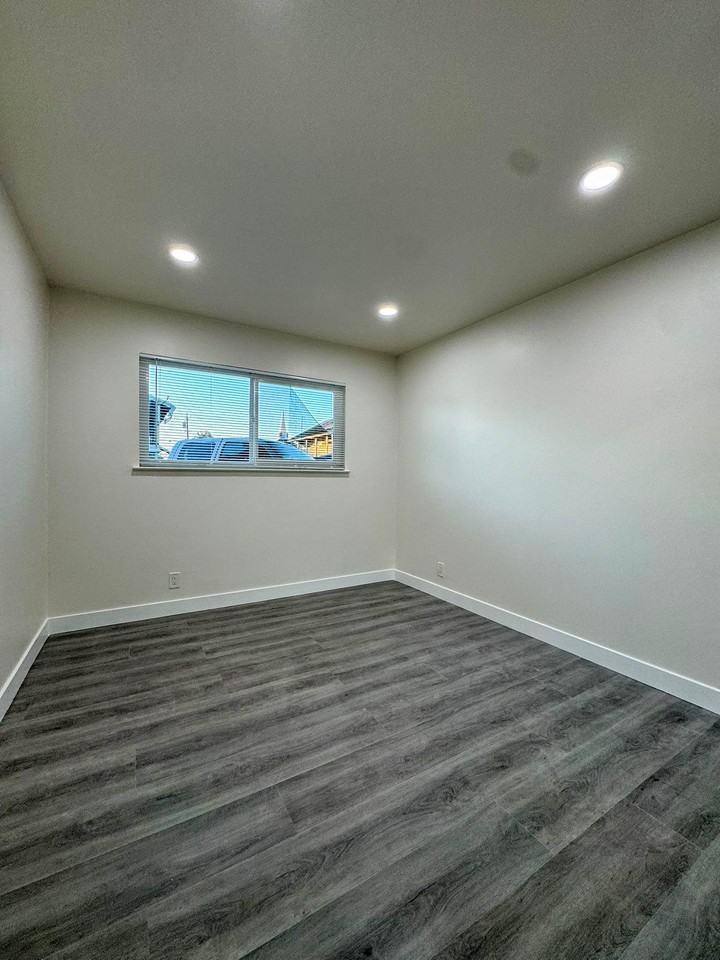 333 Dumont Ave #1 - Photo 7 of 12