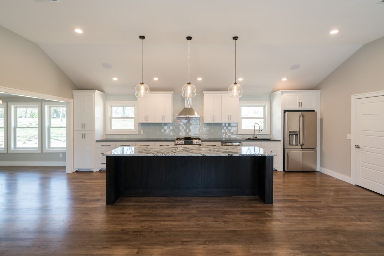 308 Se 2nd St #NA - Photo 2 of 19