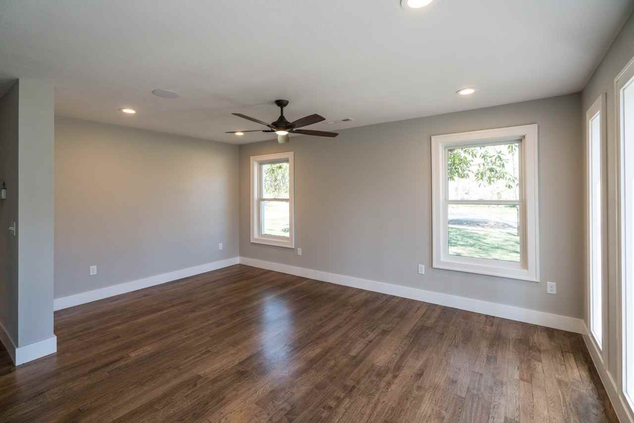 308 Se 2nd St #NA - Photo 6 of 19