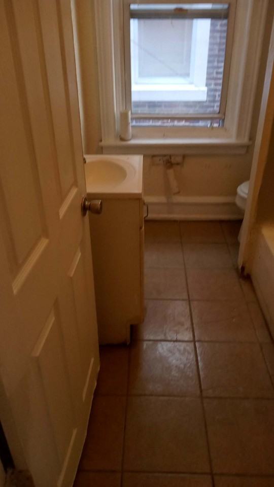 5251 Spruce St #2A - Photo 2 of 7