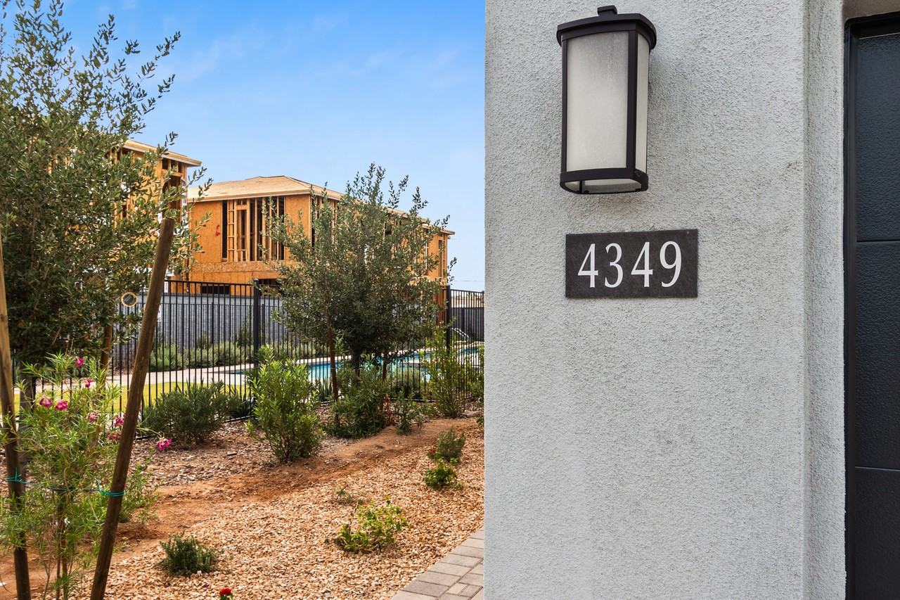 4349 E Berkeley Rd - Photo 5 of 35