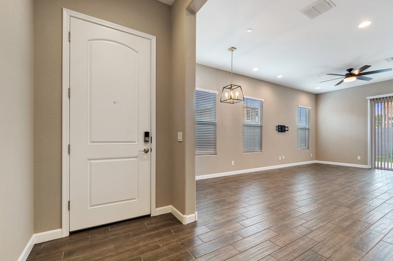 4349 E Berkeley Rd - Photo 6 of 35