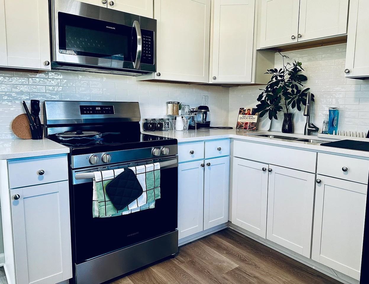 4101 Cushman St - Photo 3 of 23