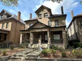 featured image of 1069 Neil Ave