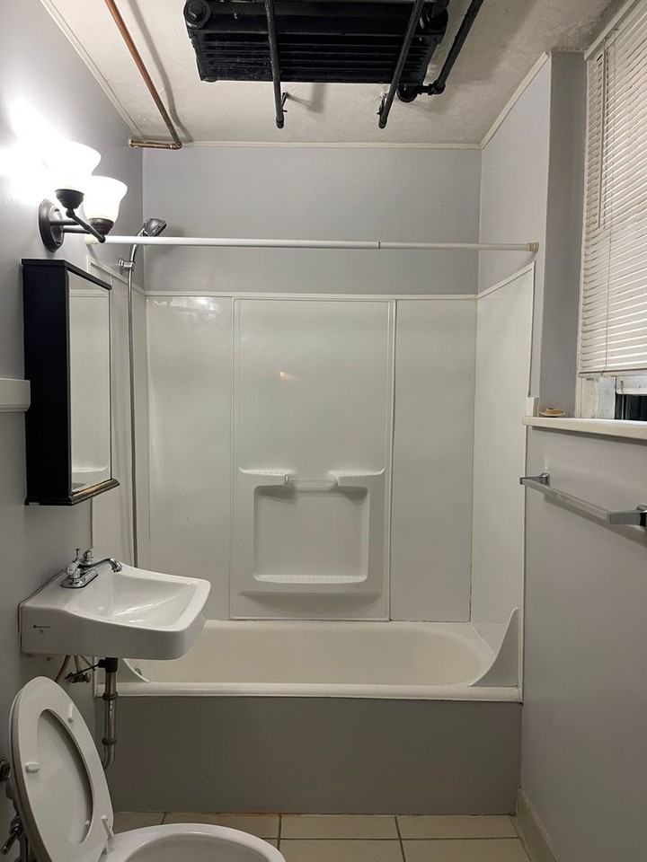 813 University Ave SE - Photo 5 of 25