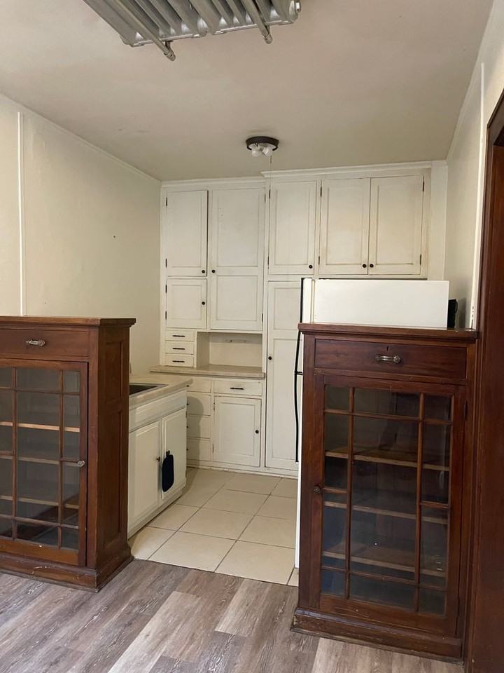 813 University Ave SE - Photo 7 of 25