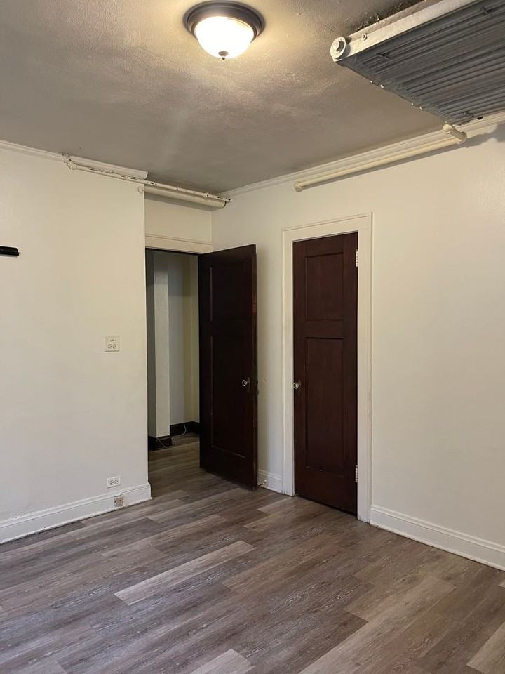 813 University Ave SE - Photo 7 of 17