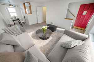 featured image of 33 Wentworth Ct E