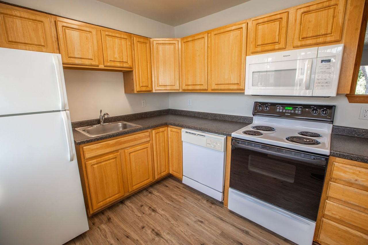 Windom Gables - Photo 3 of 22