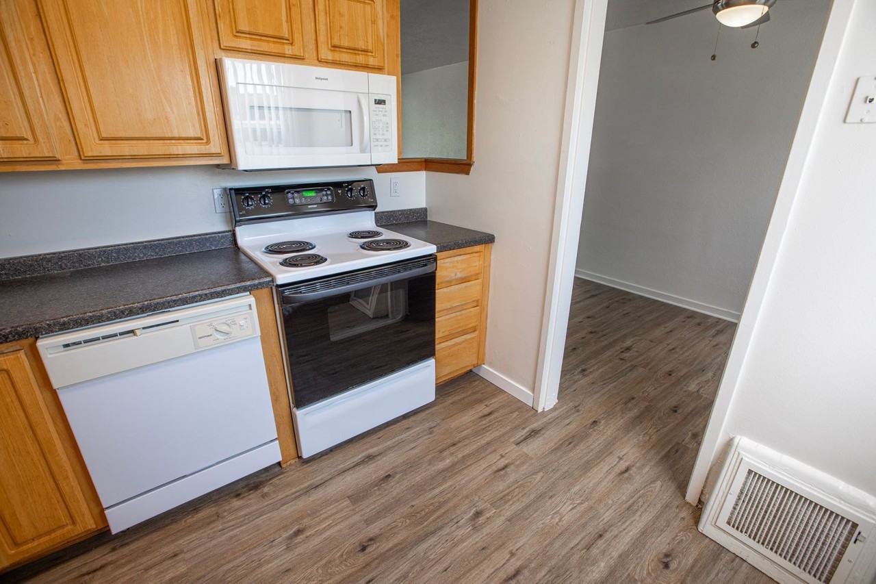 Windom Gables - Photo 4 of 22