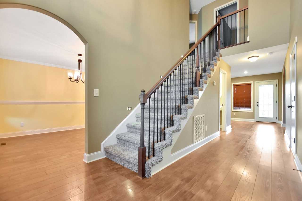 524 Somerset Ln - Photo 2 of 28