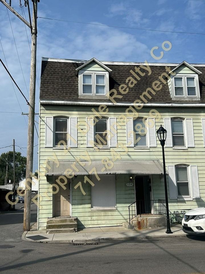 134 N Newberry St #1