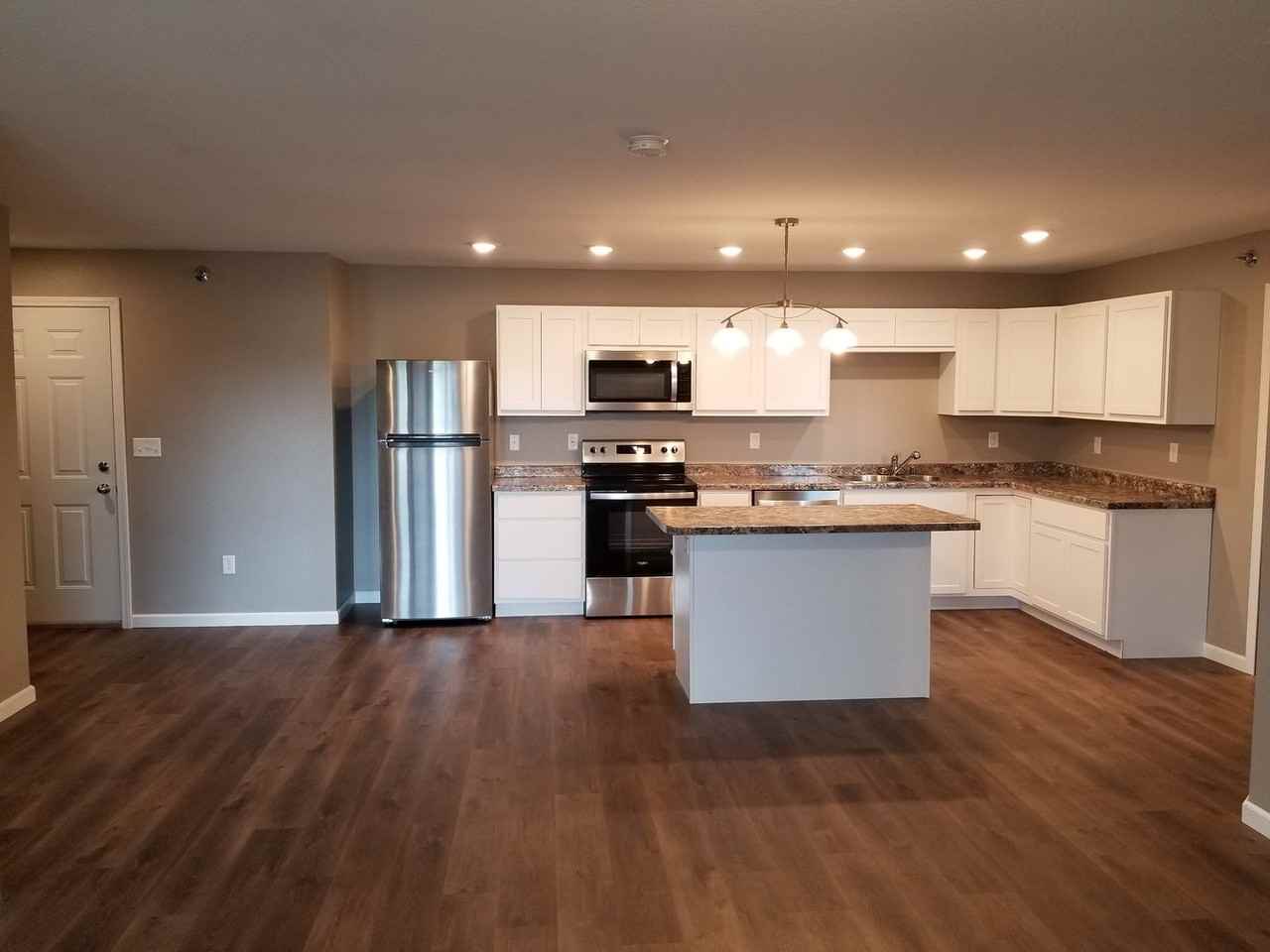 Edgeview Apartments - Photo 6 of 35