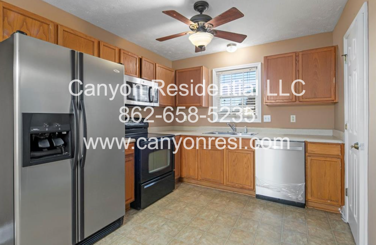 141 Kendall Ct - Photo 2 of 10