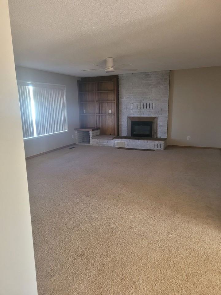 2611 Madison St - Photo 7 of 25
