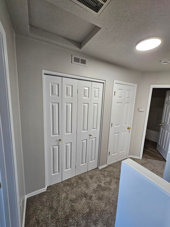 16023 N 19th St - Photo 3 of 8