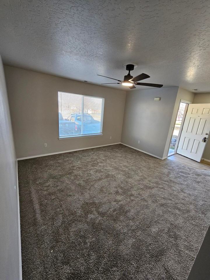 16023 N 19th St - Photo 7 of 8