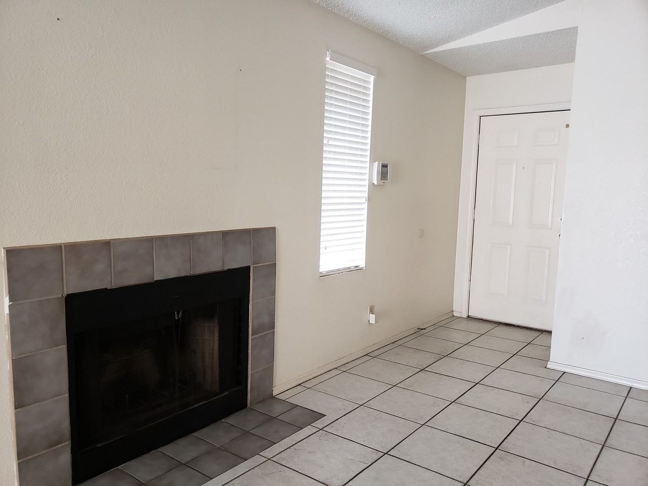 4443 N 84th Ln - Photo 2 of 10