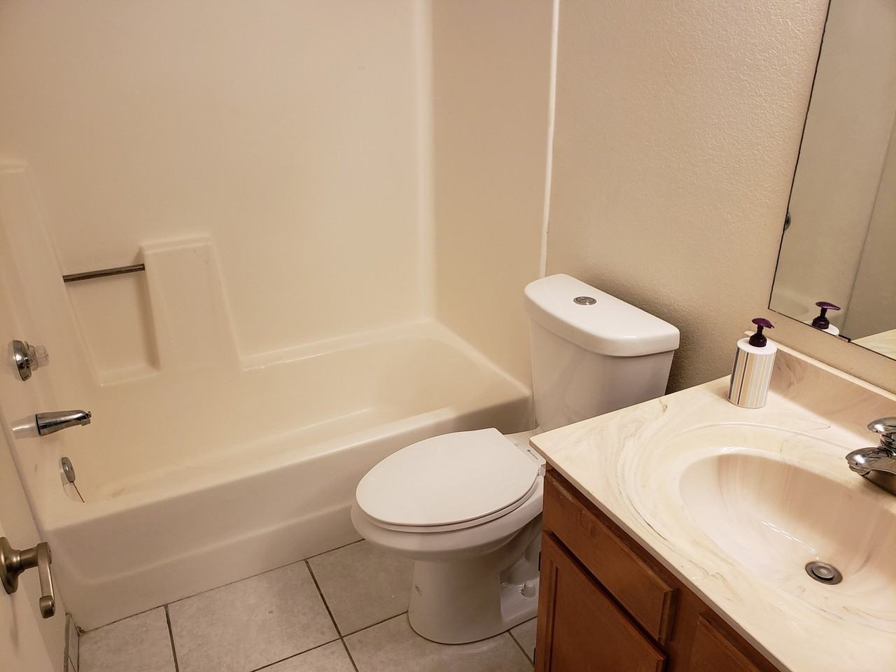 4443 N 84th Ln - Photo 7 of 10