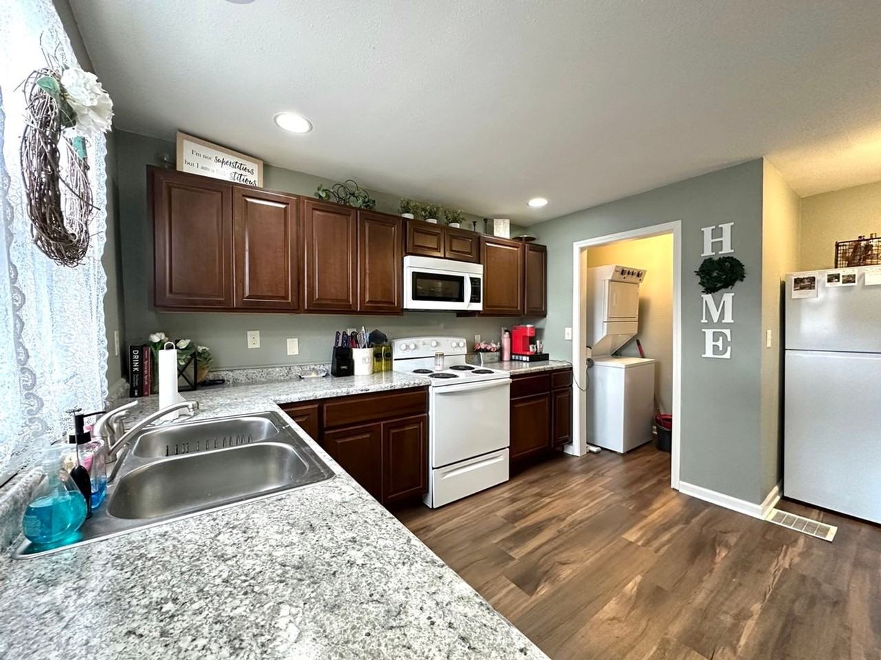 2631 W 4th St - Photo 3 of 25