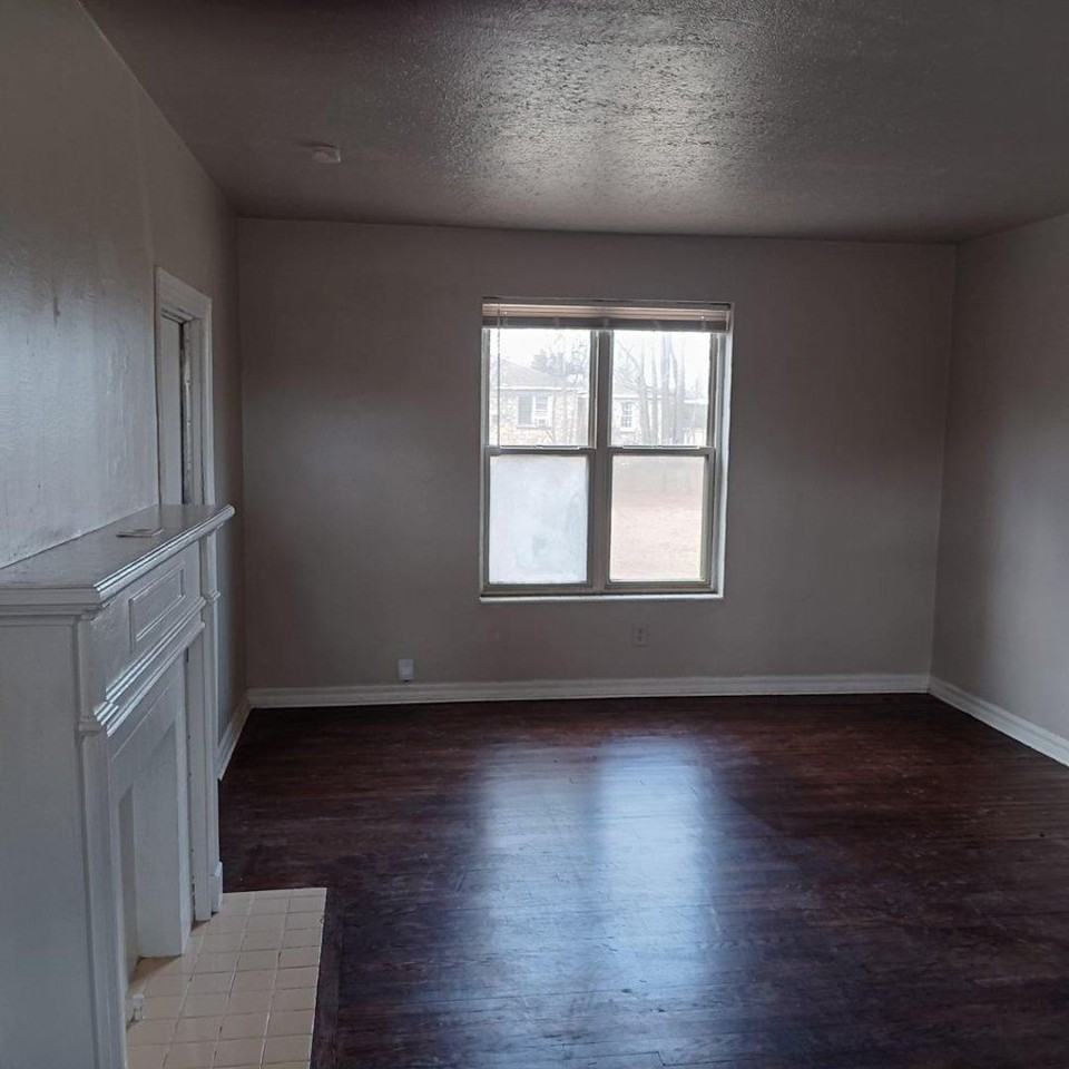 4209 Springlake Dr - Photo 3 of 11