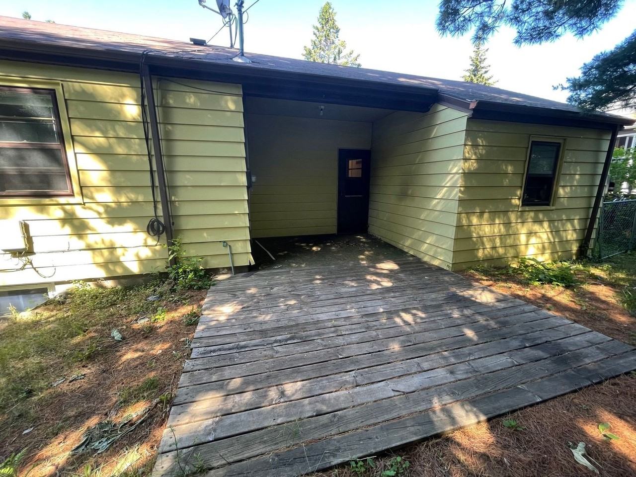 2044 Woodland Ave - Photo 2 of 29