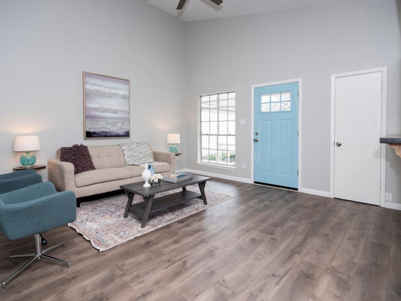 9711 Eastwend Dr #B - Photo 3 of 9