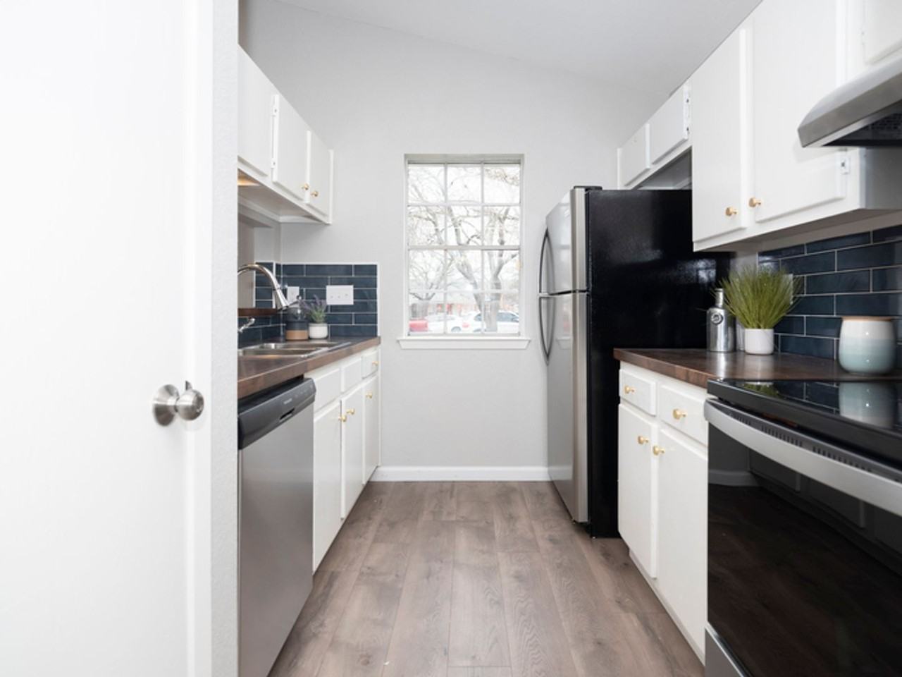 9711 Eastwend Dr #B - Photo 4 of 9