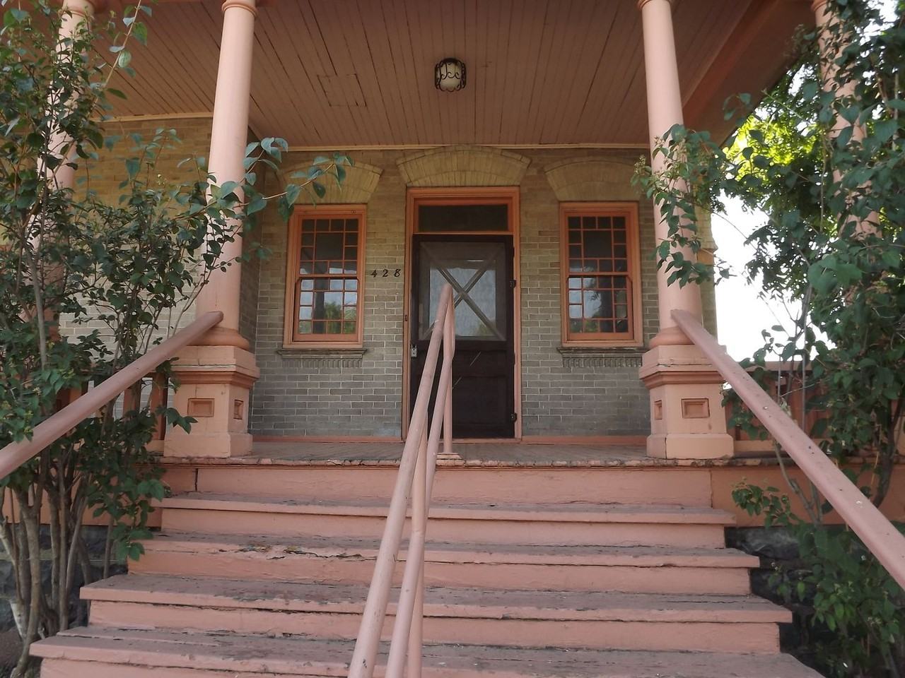 428 Se Byers Ave - Photo 2 of 11