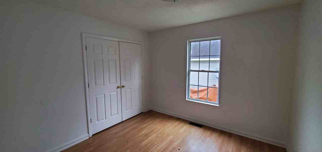 607 Garrett St - Photo 3 of 9