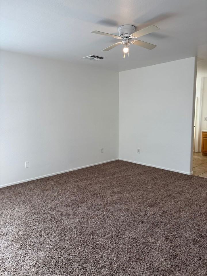 36509 W Padilla St - Photo 2 of 16