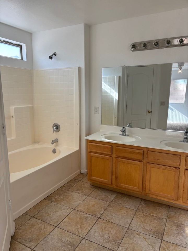 36509 W Padilla St - Photo 5 of 16