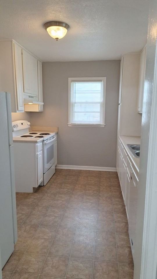 Edgemoor Townhomes - Photo 6 of 50