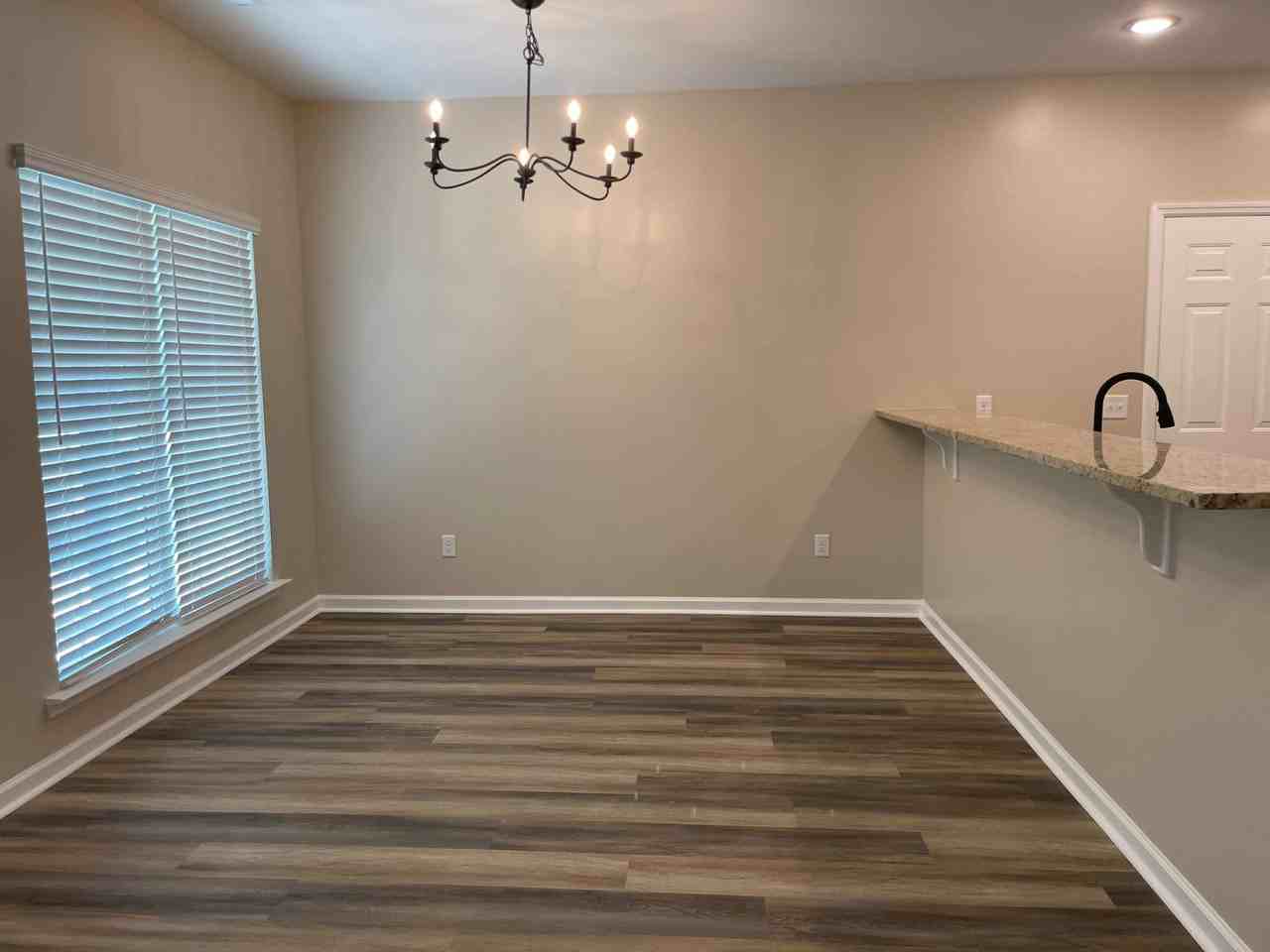 715 Truman St - Photo 3 of 16