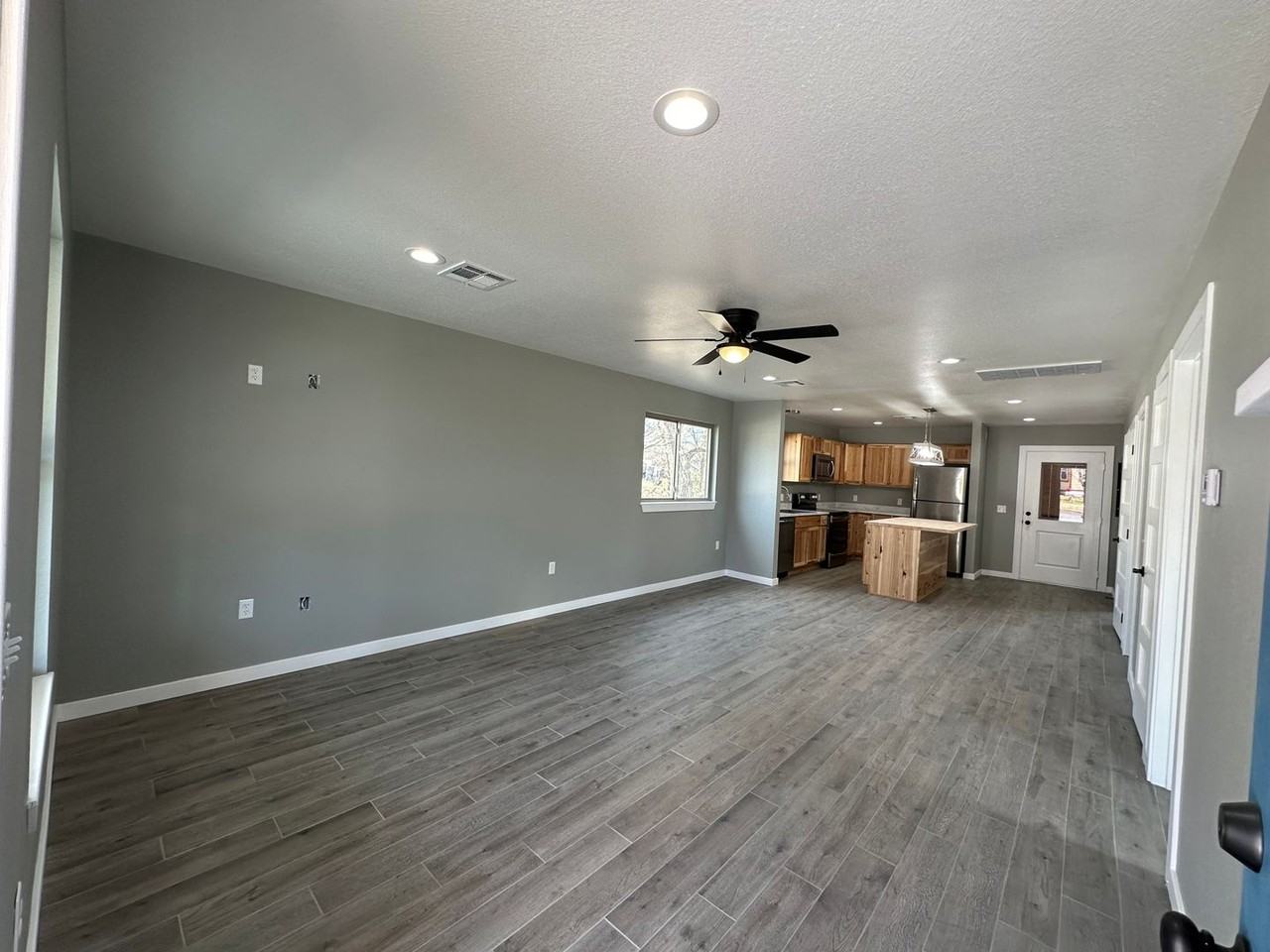 616 S 6th St - Photo 3 of 12