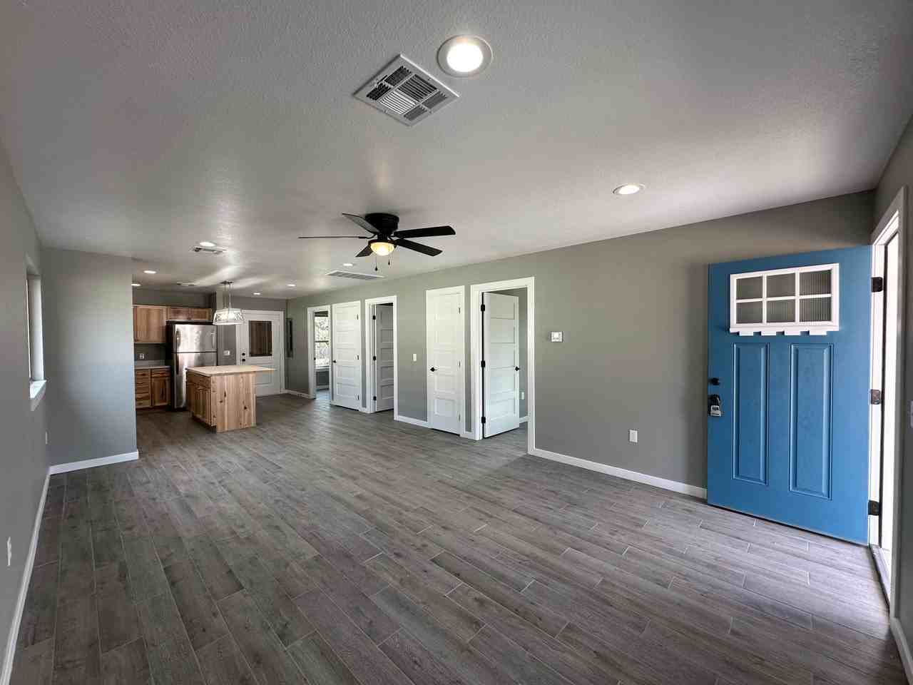 616 S 6th St - Photo 2 of 12