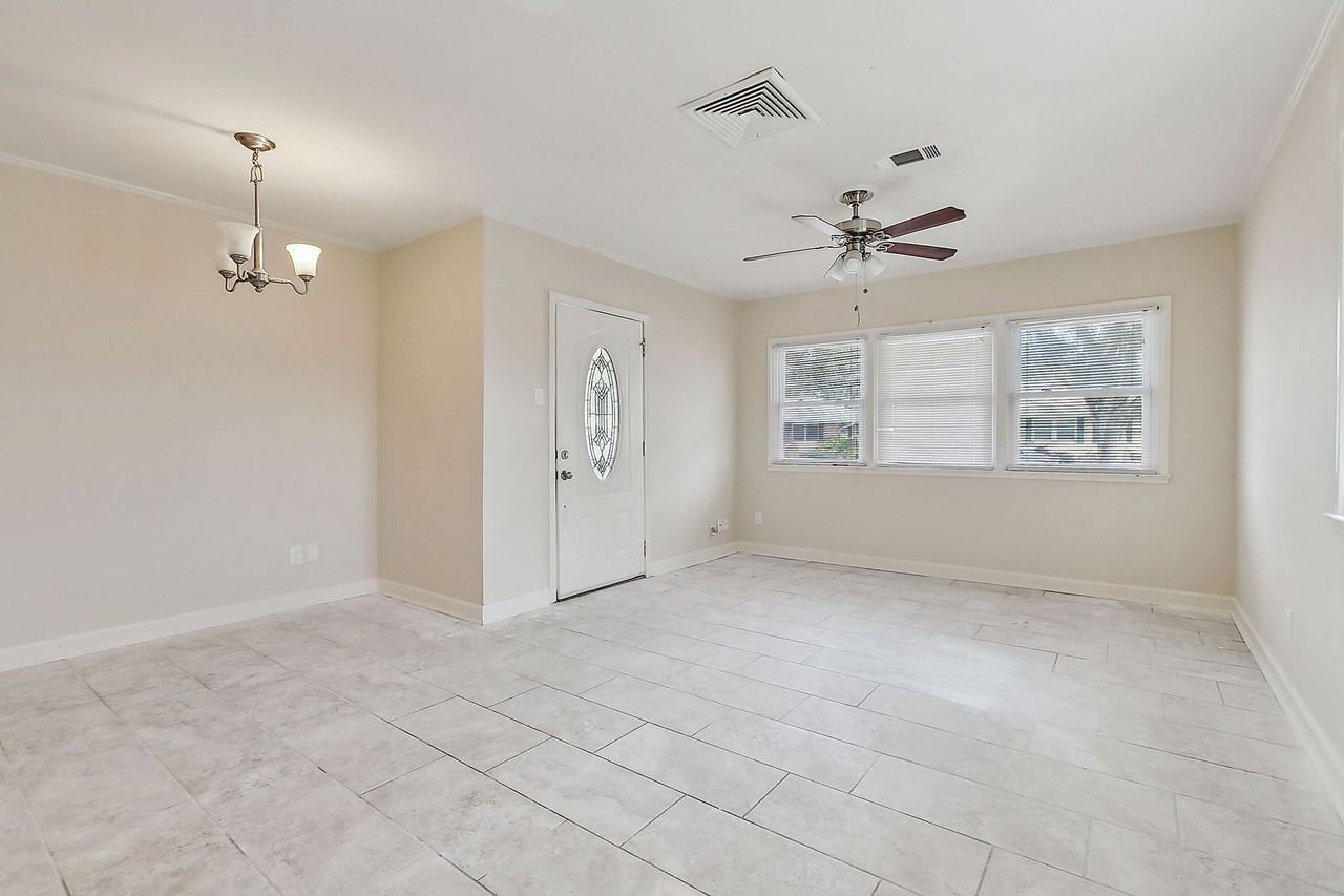 604 Melanie Ave - Photo 6 of 11