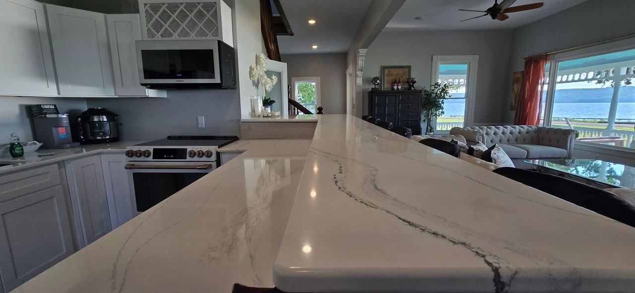 3435 Lake St - Photo 3 of 9