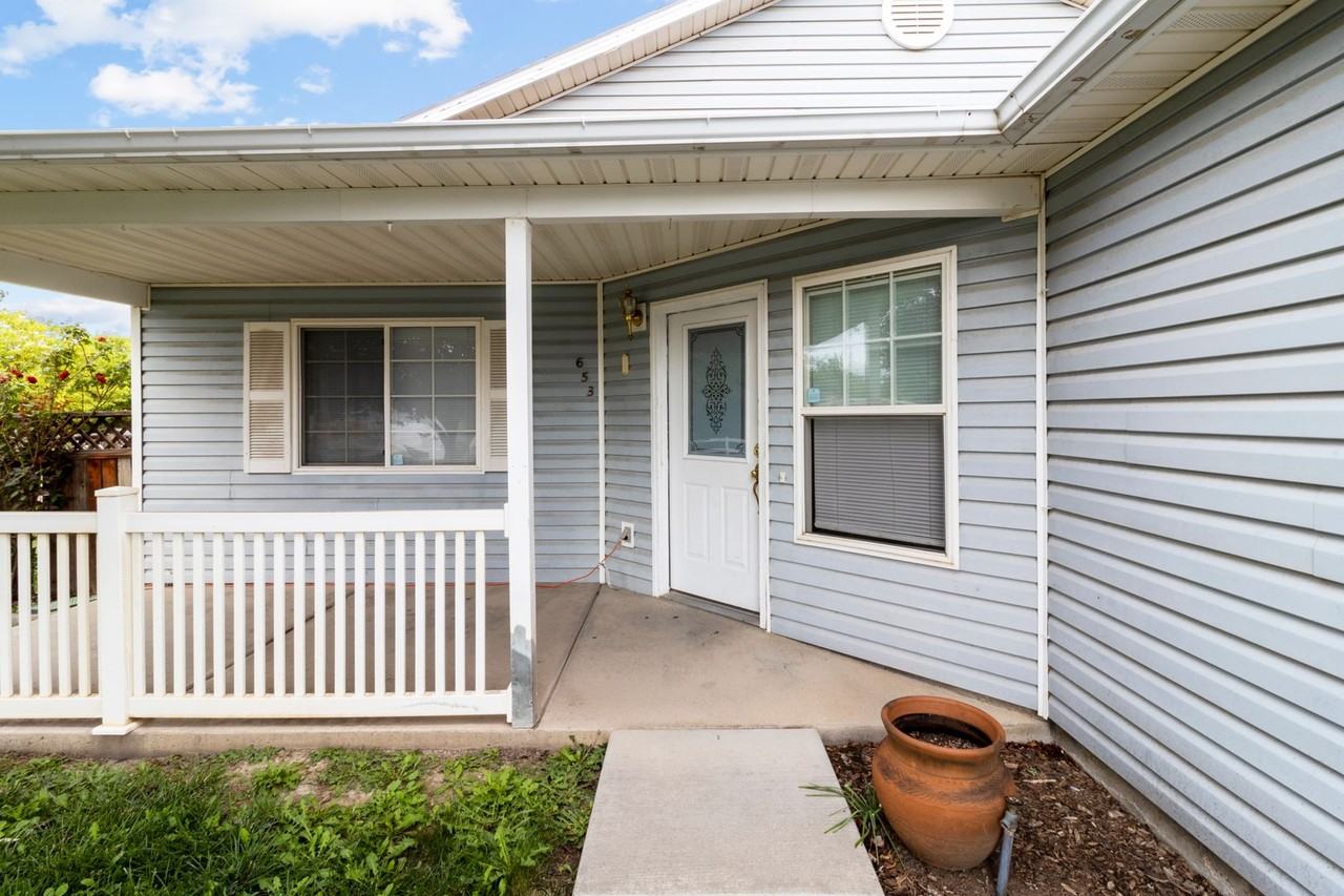 653 Hudson Bay Ct - Photo 5 of 26