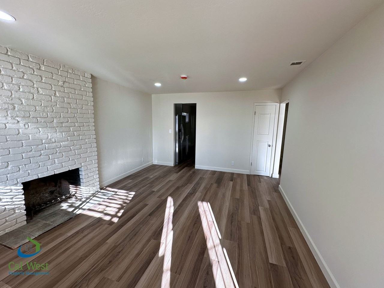 601 Fairview Dr - Photo 3 of 20