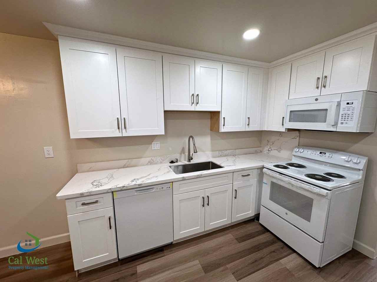 601 Fairview Dr - Photo 6 of 20
