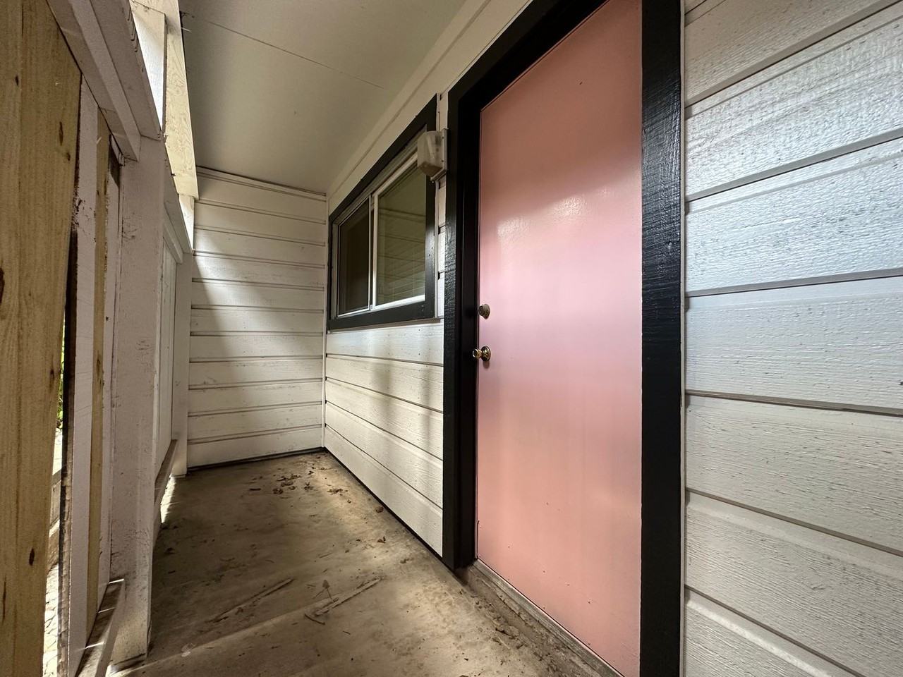 301 W 29th St #D306 - Photo 6 of 7