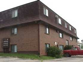 Eastside Iowa City Apartment close to Dining and Parks. - Photo 1 of 1