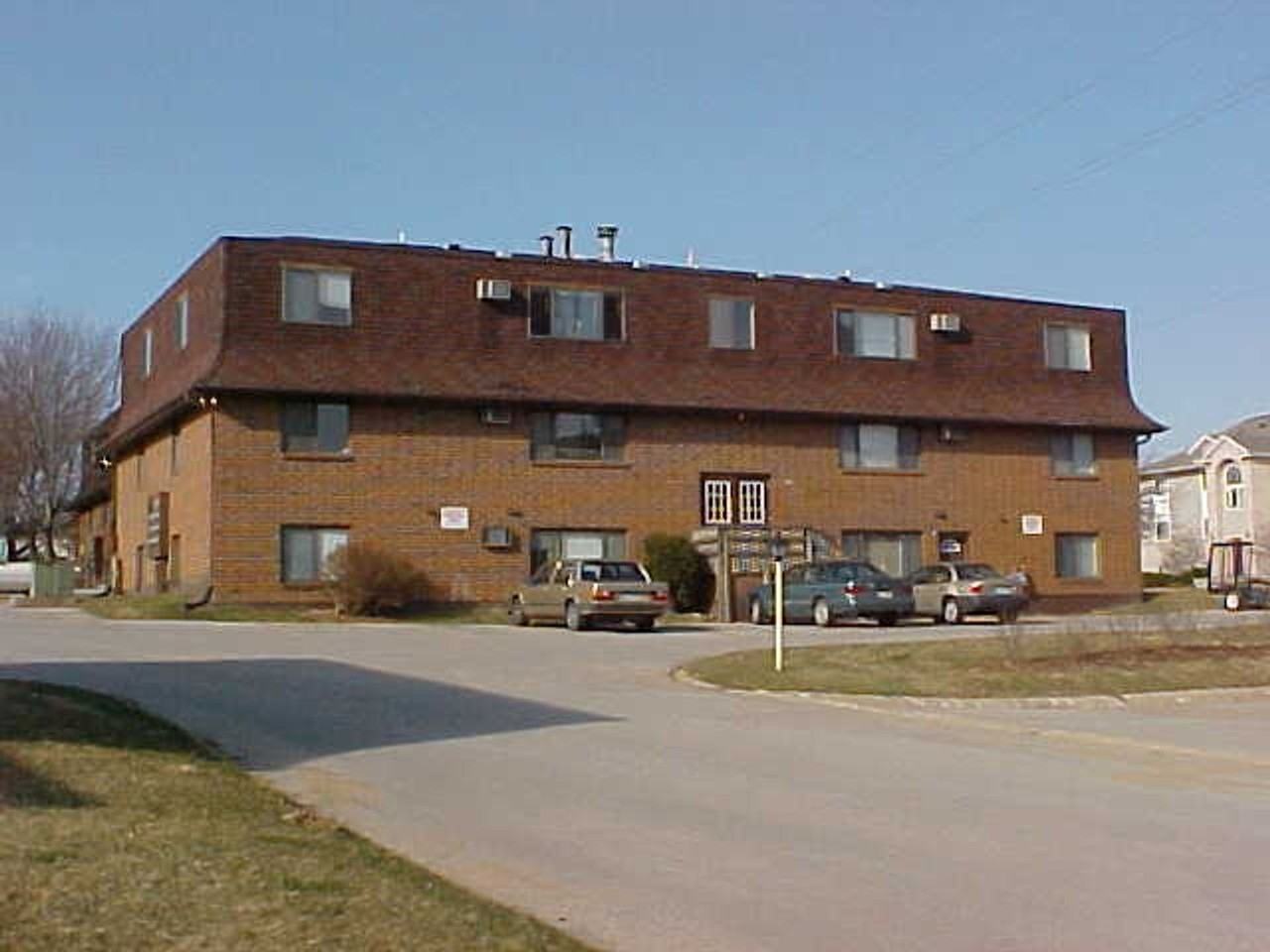Eastside Iowa City Apartment close to Dining and Parks. - Photo 2 of 2