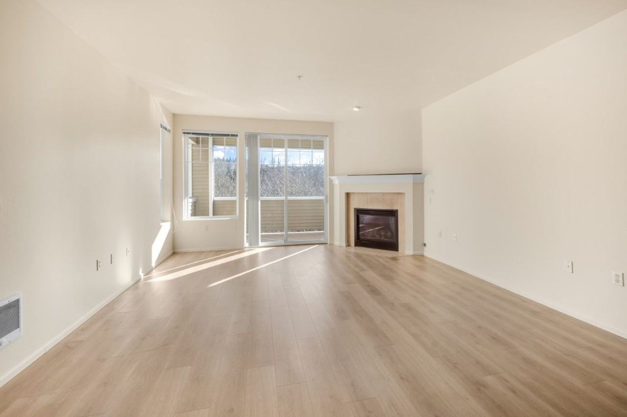 2244 132nd Ave Se #B112 - Photo 3 of 20